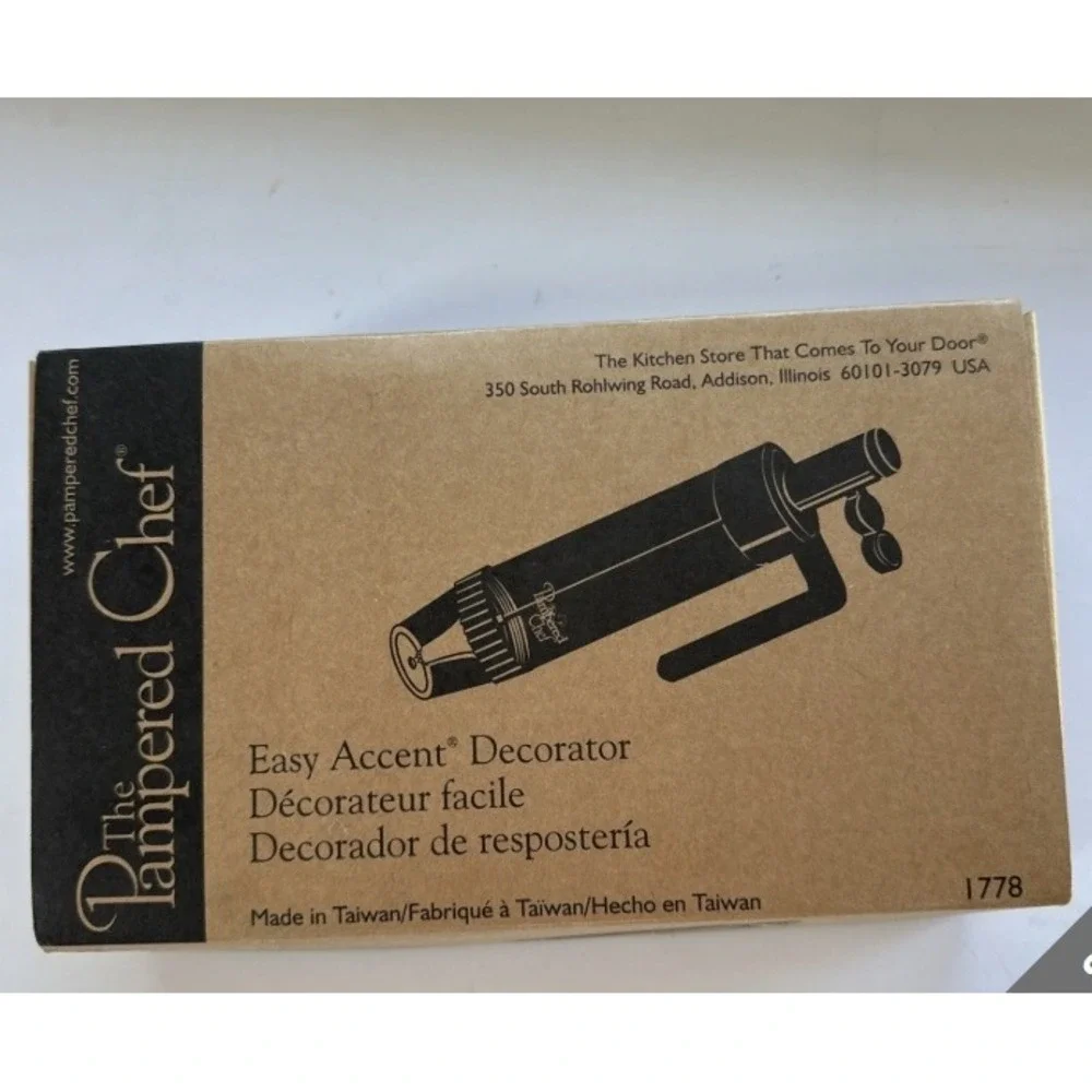 New Pampered Chef #1778 Easy Accent Decorator - 6 tips - NIB